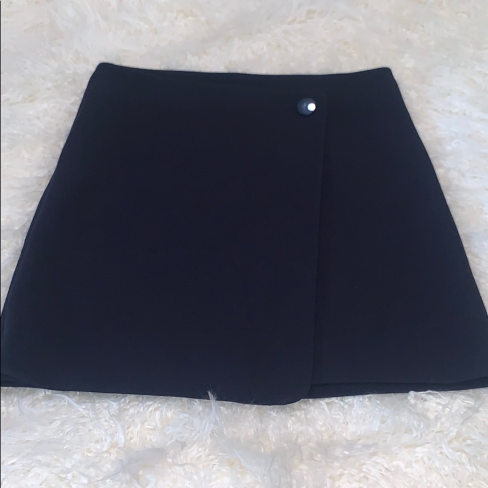 navy blue skirt